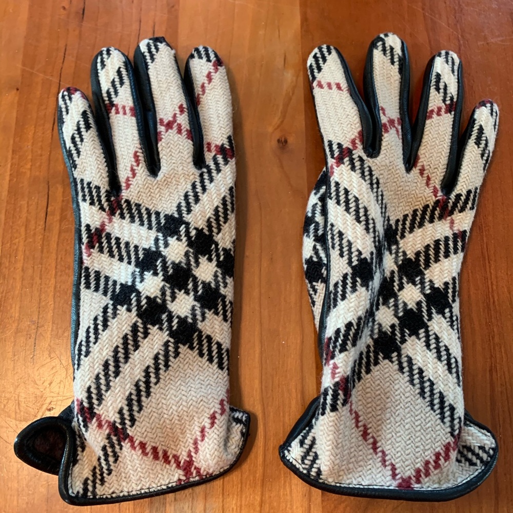 Burberry gloves